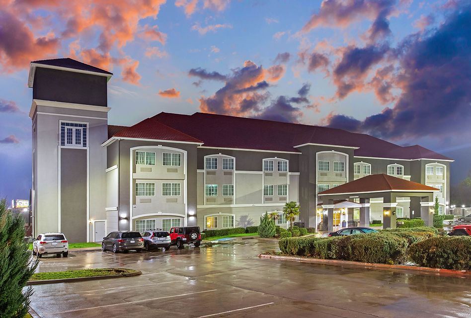 La Quinta Inn & Suites